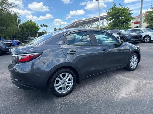 2017 Toyota Yaris iA Base