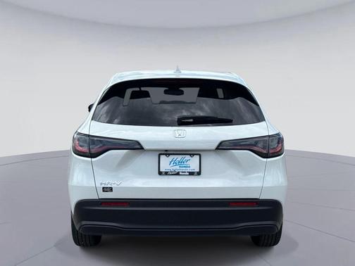 Platinum White Pearl 2026 Honda HR-V LX