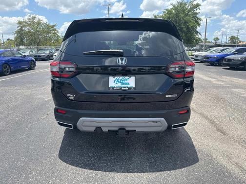 2025 Honda Pilot Touring