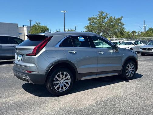 2023 Cadillac XT4 Premium Luxury