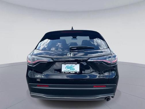 Crystal Black Pearl 2025 Honda HR-V Sport