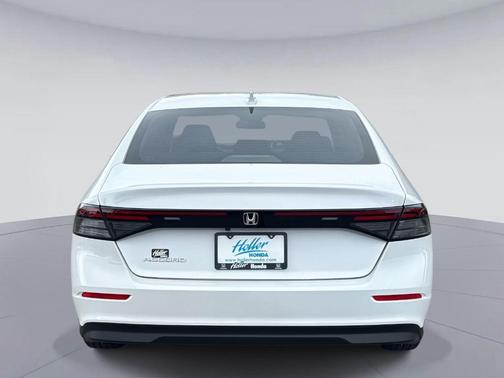 Platinum White Pearl 2023 Honda Accord LX