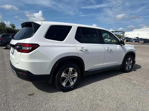 2023 Honda Pilot EX-L 7-Passenger