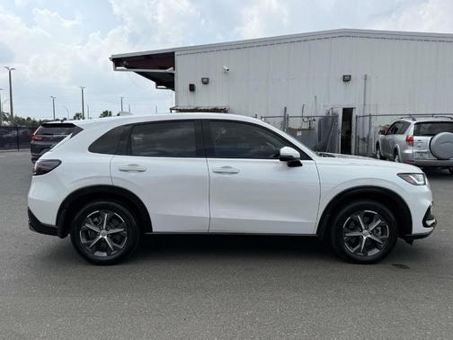 Platinum White Pearl 2024 Honda HR-V EX-L