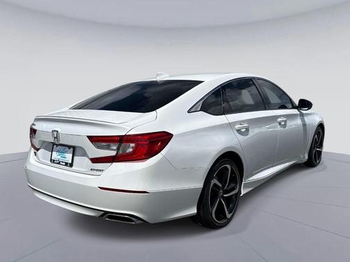 Platinum White Pearl 2018 Honda Accord Sport