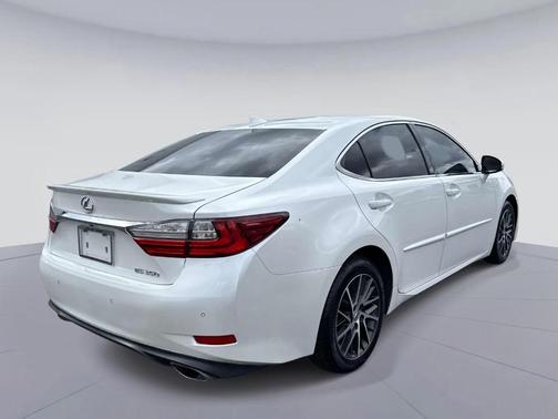Eminent White Pearl 2016 Lexus ES 350 Base