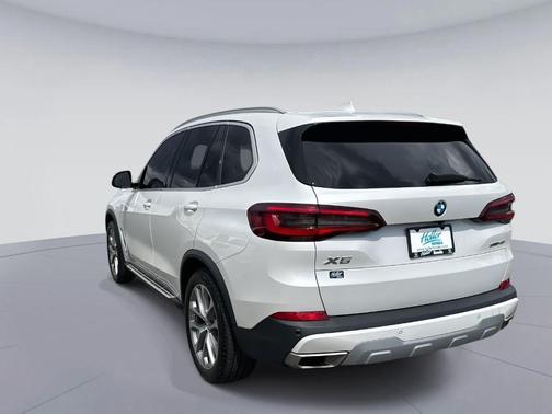 Alpine White 2023 BMW X5 sDrive40i