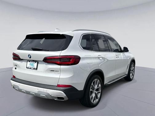 Alpine White 2023 BMW X5 sDrive40i