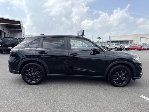 Crystal Black Pearl 2024 Honda HR-V Sport
