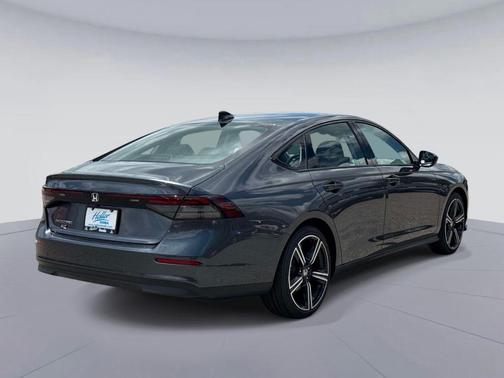 Meteorite Gray Metallic 2026 Honda Accord SE