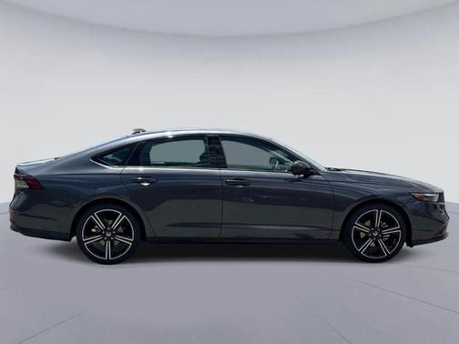 Meteorite Gray Metallic 2026 Honda Accord SE