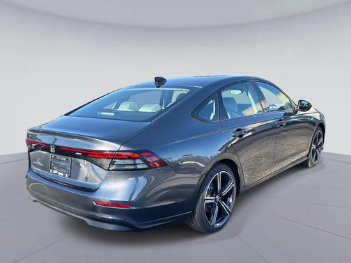 Meteorite Gray Metallic 2026 Honda Accord SE