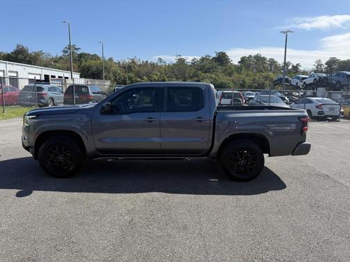 2023 Nissan Frontier SV