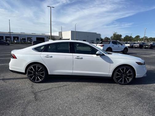 2025 Honda Accord Hybrid Touring