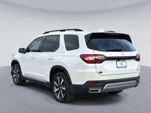 Platinum White Pearl 2024 Honda Pilot Touring