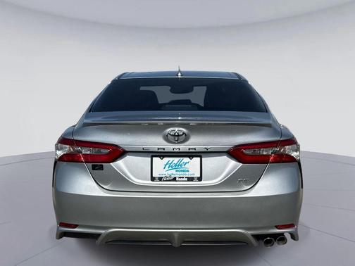 Celestial Silver Metallic 2019 Toyota Camry SE