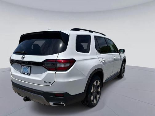 Platinum White Pearl 2026 Honda Pilot Elite