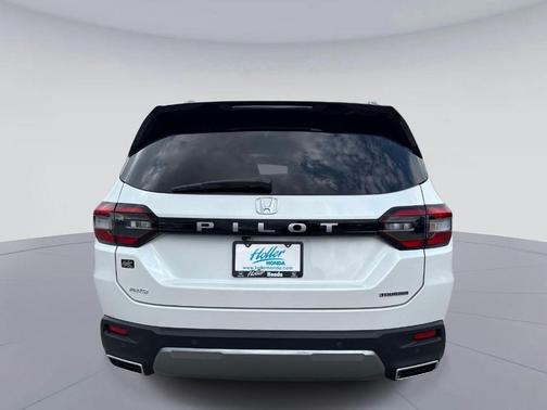 Platinum White Pearl 2026 Honda Pilot Touring