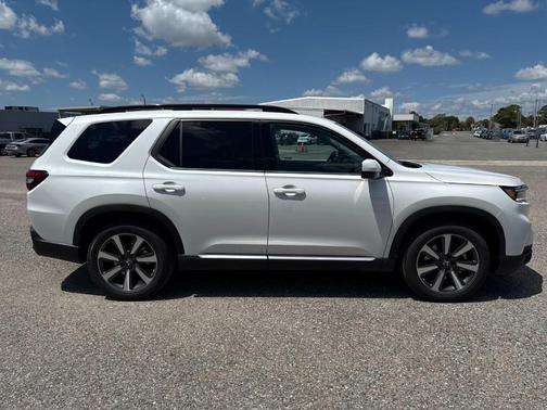2025 Honda Pilot Touring