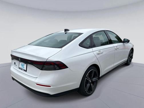 Platinum White Pearl 2026 Honda Accord SE