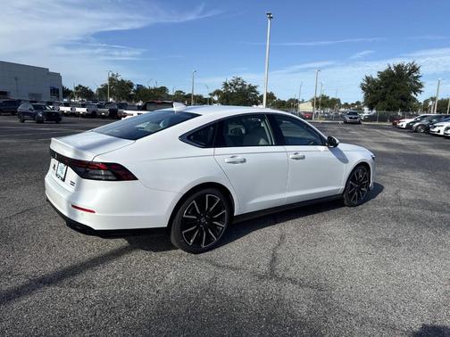 2025 Honda Accord Hybrid Touring