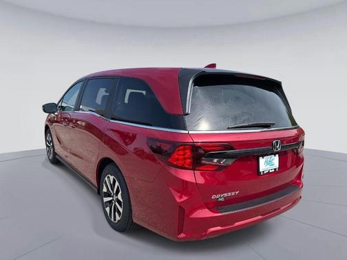 Radiant Red Metallic II 2026 Honda Odyssey EX-L