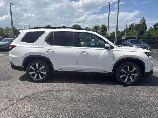 2025 Honda Pilot Touring