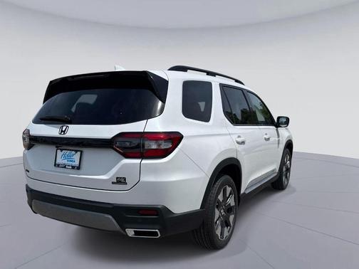 Platinum White Pearl 2026 Honda Pilot Touring