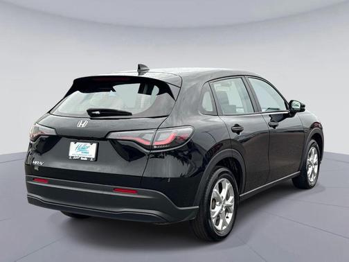 Crystal Black Pearl 2025 Honda HR-V LX