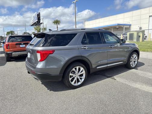 2023 Ford Explorer Platinum