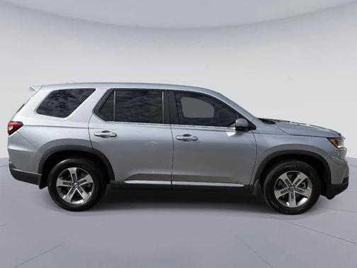 2023 Honda Pilot EX-L 8-Passenger
