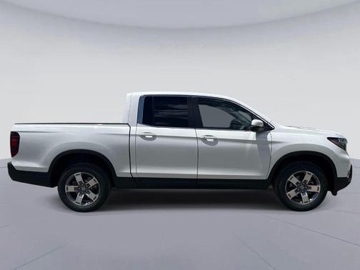 Platinum White Pearl 2026 Honda Ridgeline RTL
