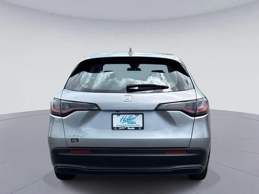Lunar Silver Metallic 2024 Honda HR-V LX