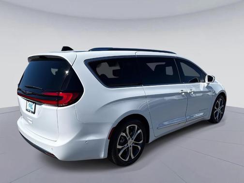 2024 Chrysler Pacifica Pinnacle