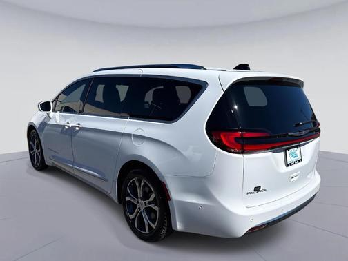 2024 Chrysler Pacifica Pinnacle
