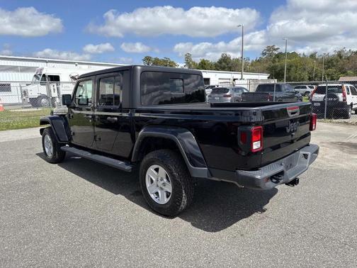 2023 Jeep Gladiator Sport