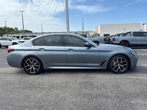 2022 BMW 540 i