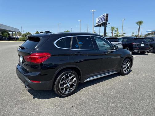 2022 BMW X1 sDrive28i