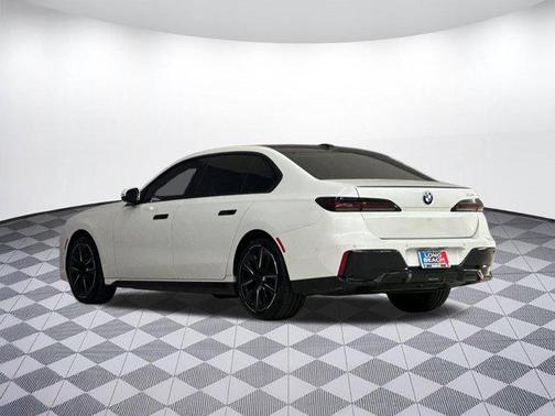 Mineral White Metallic 2025 BMW 740 740i