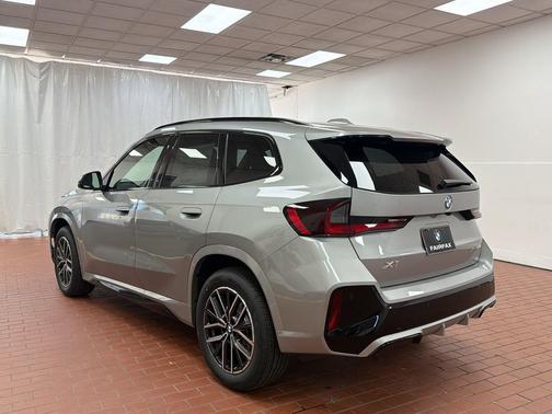 Space Silver Metallic 2026 BMW X1 xDrive28i