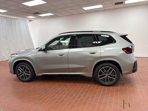 Space Silver Metallic 2026 BMW X1 xDrive28i