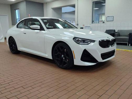 2025 BMW 230 i xDrive