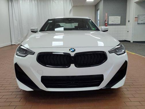 2025 BMW 230 i xDrive