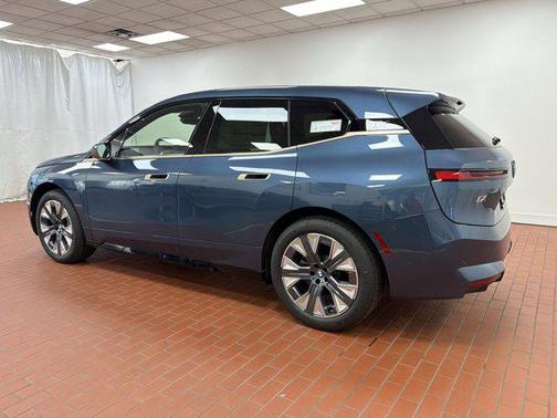 2026 BMW iX xDrive45