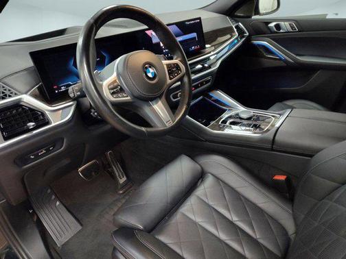 2025 BMW X6 xDrive40i