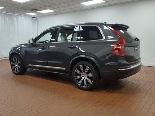 2023 Volvo XC90 B6 Ultimate 7-Seater