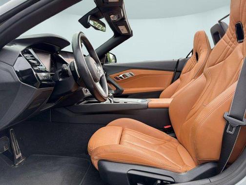 Glacier Silver Metallic 2021 BMW Z4 M40i