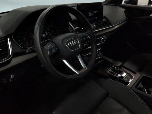 2024 Audi Q5 45 S line Premium