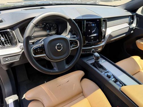 Onyx Black Metallic 2018 Volvo XC60 T5 Inscription
