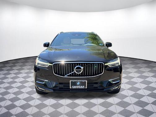 Onyx Black Metallic 2018 Volvo XC60 T5 Inscription